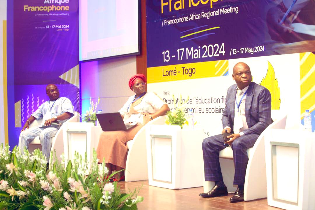 MazamessoA's tweet photo. Je suis honorée d'avoir participé ce lundi 13 mai à l'ouverture de la Réunion Régionale pour l'Afrique Francophone sur l'Éducation Sociale et Financière, organisée par @ifsiprtg, en collaboration avec Aflatoun et @EducationTg.

Cet événement de premier plan s'inscrit dans la continuité des partenariats établis par notre pays lors de la Semaine Africaine de la Microfinance @SamTg2023, et réunit des acteurs clés impliqués dans l’autonomisation des enfants et des jeunes adultes par l’éducation sociale et financière (#ESF).

Lors de cette ouverture, j'ai eu l'opportunité de mettre en lumière les initiatives entreprises par notre pays ces dernières années en matière d'inclusion financière. L'éducation financière demeure un pilier essentiel de notre stratégie nationale dans ce domaine.

#InclusionFinanciere
#Aflatoun