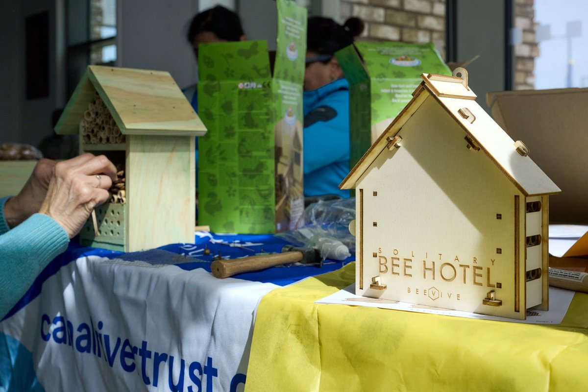 Join us and @SEGROplc next Tuesday 21st May to celebrate #WorldBeeDay at Premier Park. The FREE event will offer key insight & advice to enable you to improve local biodiversity in an urban environment. These events are supported by #PostcodeLotteryPeople. eventbrite.co.uk/e/lets-celebra…