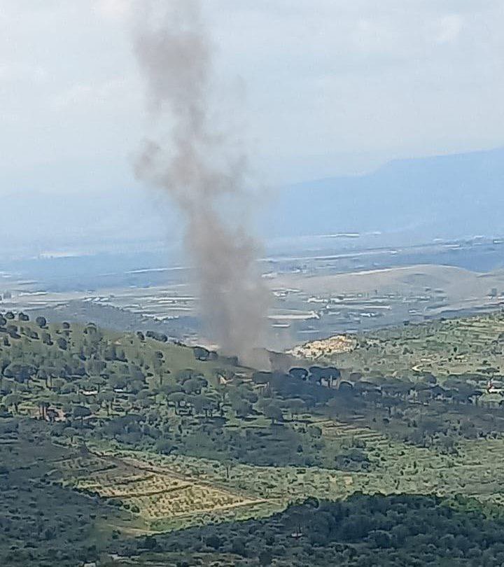 Israeli fighter jets strike the vicinity of the village of Kfarhamam in southern #Lebanon