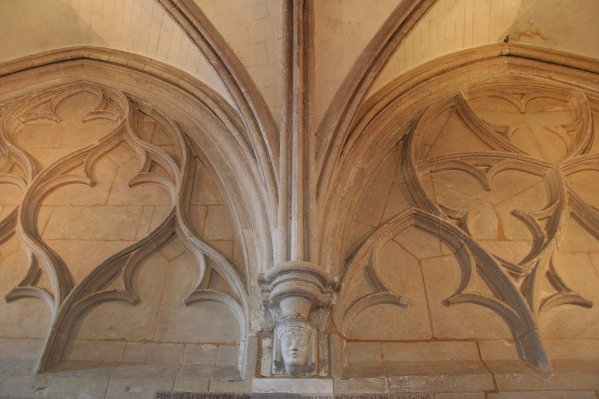 #DYK the Retro-Choir is the oldest part of the Cathedral dating from the 13th century. Throughout its life it has seen many uses including staging heresy trials and keeping pigs. Discover this and more on our a guided tour. 📅 Wednesday 22 May, 1.30pm 🎟 bit.ly/3vZrTkI