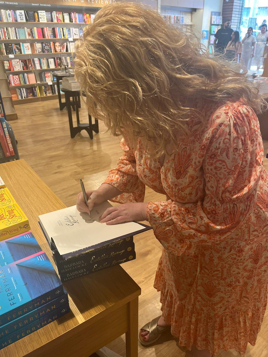 An author dream came true when I was invited by @BhamWaterstones to come & sign copies of Estella’s Revenge. If you want one, hurry - they’re selling fast!
#Birmingham #EstellasRevenge