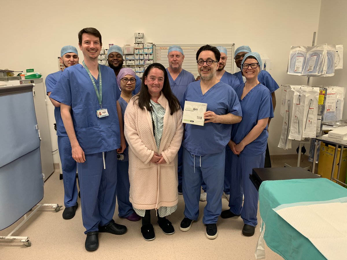 Delighted to have inserted the first #R20 by @axonics_mod in the UK with Mr Neil Harris <a href="/LeedsHospitals/">Leeds Teaching Hospitals</a> <a href="/LTHTAMS/">Abdominal Medicine & Surgery</a> <a href="/Claire23404482/">Claire Hampton</a> 
Grateful to our patient!