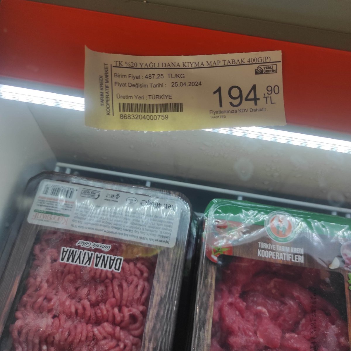 #enflasyon ve pahalılığın sebebi esnaf marketler fırsatçılar diyorlar.
16 Eylül 2023  Tarım Kredi Kooperatifleri'nde  kıyma 250₺ olan  bugün  487₺  ama sorarsan enflasyon %65