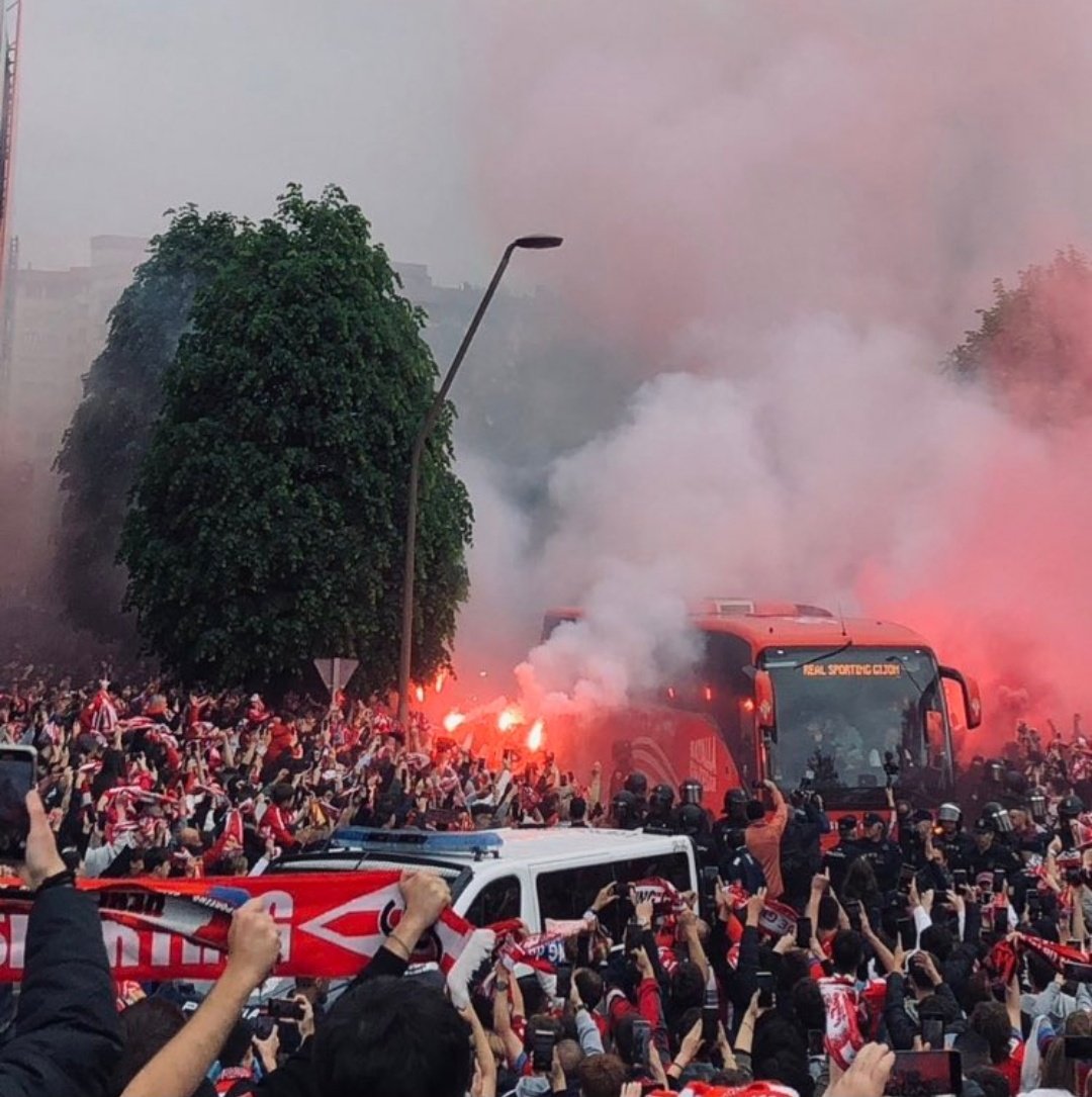 Vamos @RealSporting , ir con todo a muerte contra el @CDLeganes , por tu afición que está recibiendo un trato nefasto, por la región, por los colores, por el escudo! DESTROZARLOS! #GanarAlLeganes #PuxaSporting🔴⚪🔴 #NosVaASalirBien