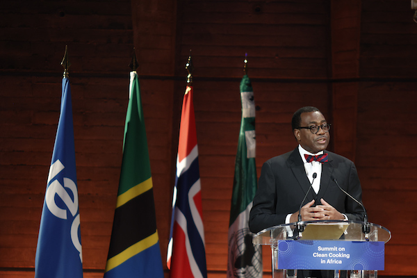 At the Summit on Clean Cooking in Africa it was great to hear @afdb_group President @akin_adesina announce that the African Development Bank Group will allocate 20% of its financing in #energy to #cleancooking.