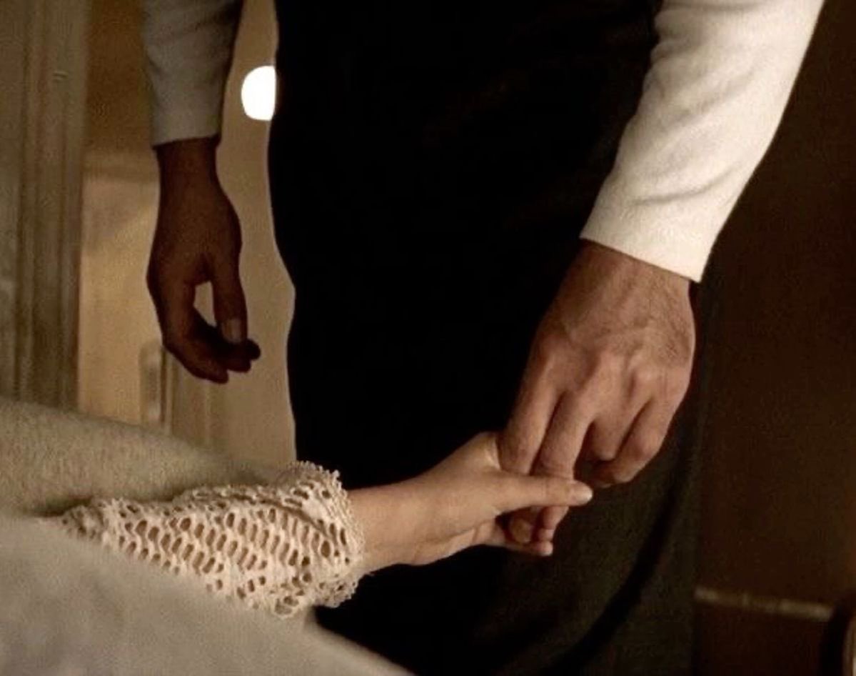 ⠀
“ คุณหนึ่งไม่รักเราบ้างเลยเหรอ ”
⠀
“ รักมันกินไม่ได้นะชมพู ”
⠀⠀