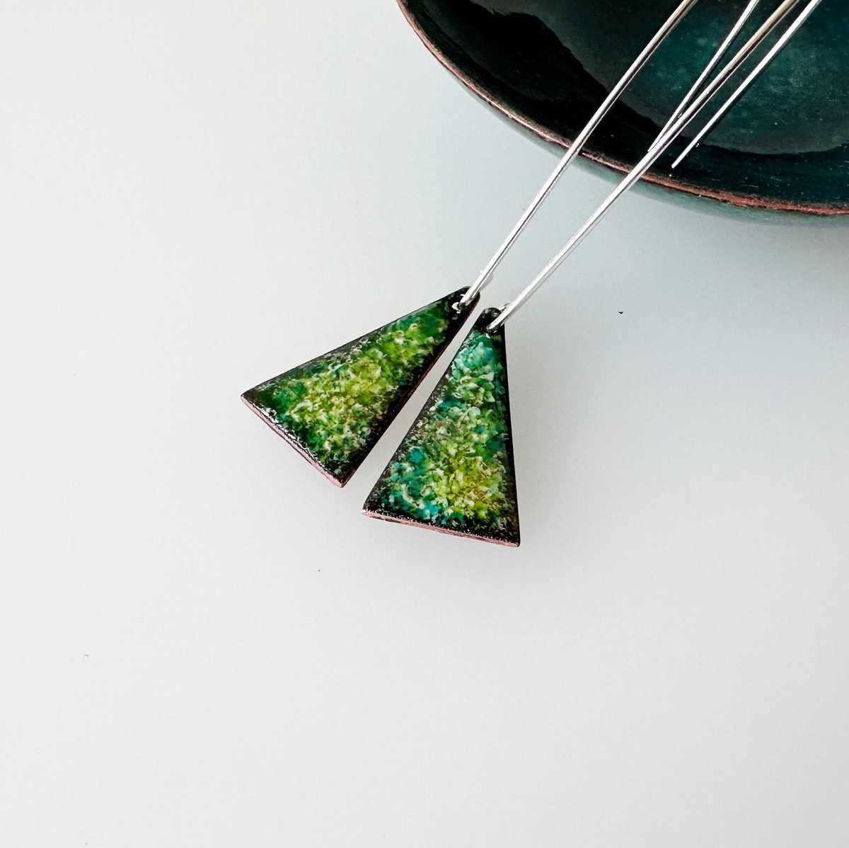 Green Triangle and Enamel Drop Earrings tuppu.net/48e72629 #ShopIndie #MyNewTag #Etsy #MHHSBD #MaisyPlum #UKCraftersHour #CopperEnamel