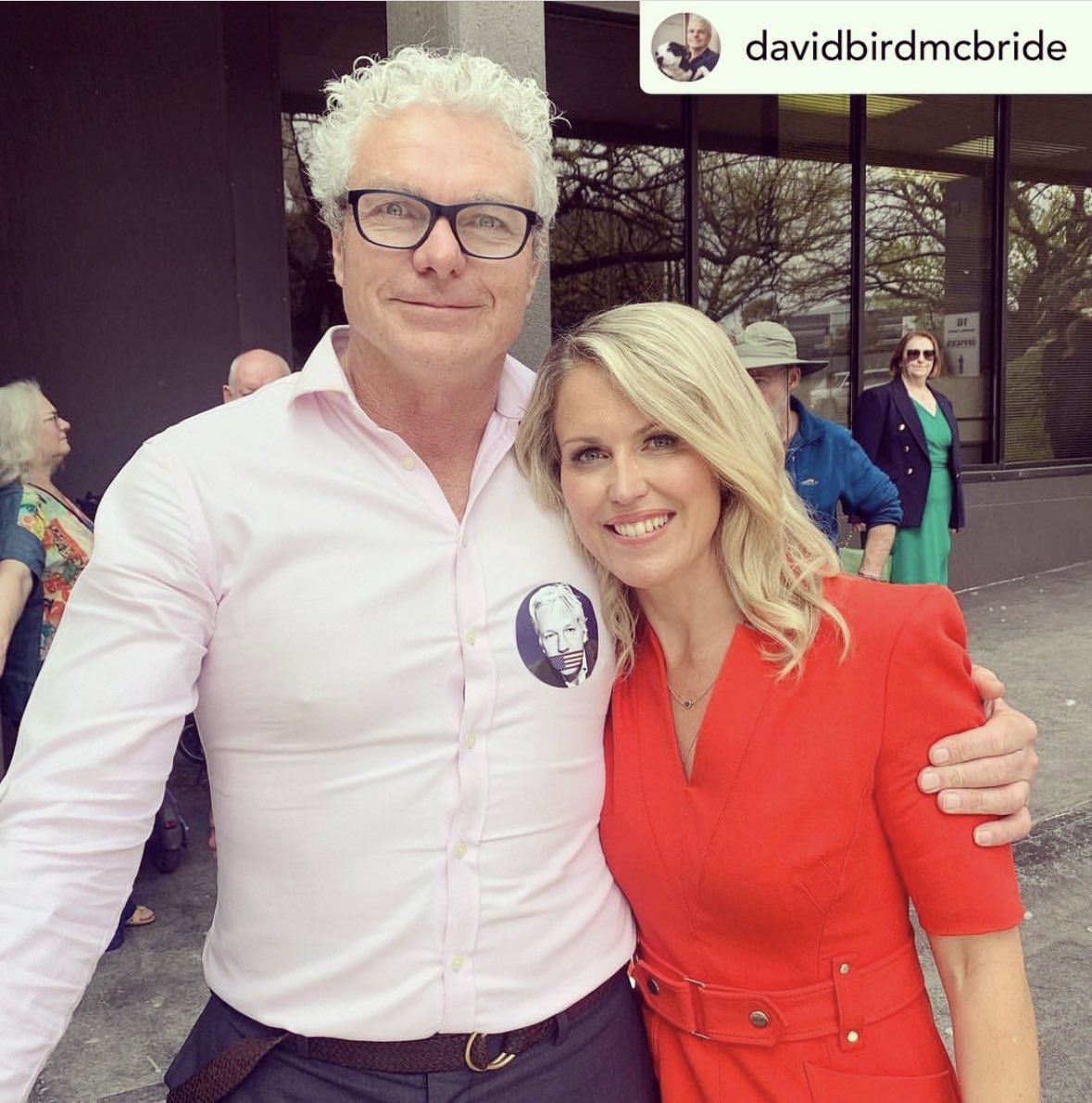 David McBride is a whistleblower. Today he was jailed for 5 years 8 months, with no parole for 2 years 3 months He is the first person jailed in relation to war crimes in Australia- but for revealing them, not committing them This is wrong - and a shame on 🇦🇺#FreeMcBride