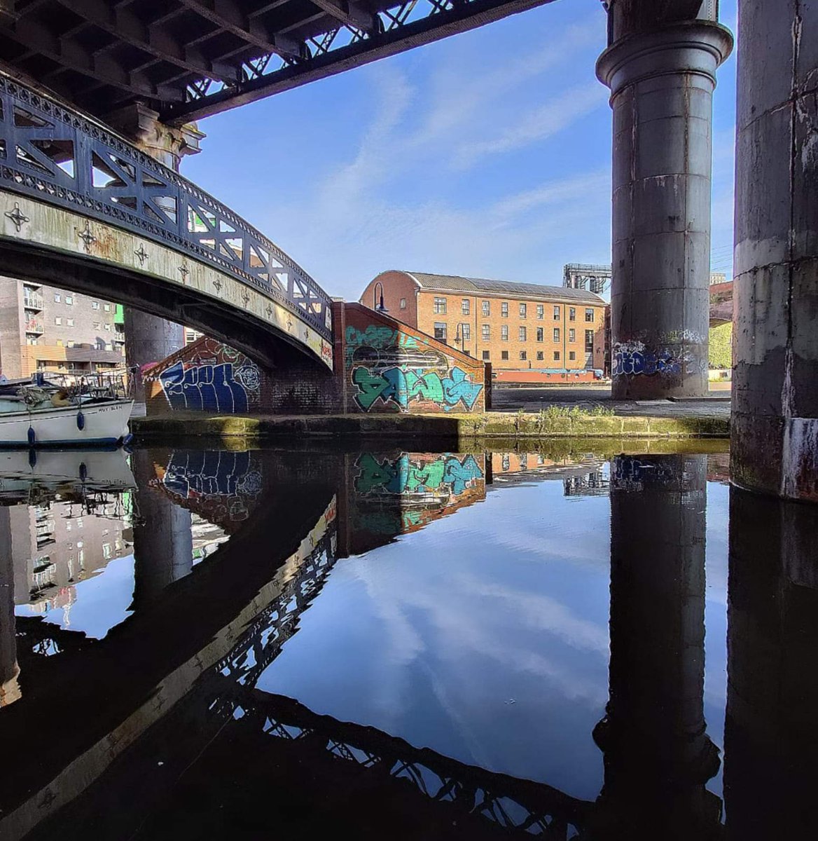 Good morning Tuesday. Reflecting on beautiful Castlefield #Manchester