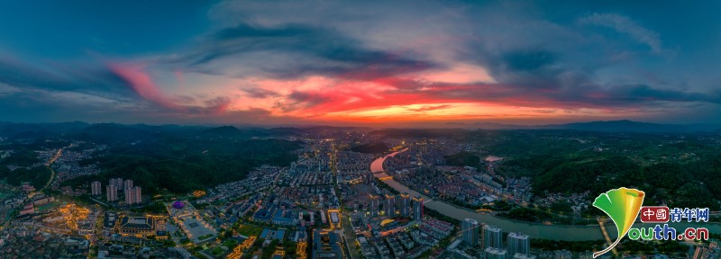 Photo taken on May 13th in #Shaoxing, #Zhejiang province. #Sunset glow reddened the sky. @ShaoxingCity @ShaoxingNews