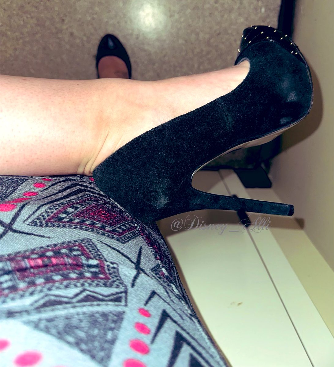 It’s a @stevemadden night yet again #shoes #shoefie #shoesoftheday #sotd #outfitoftheday #ootd #highheeledshoes #pumps #highheellife #highheellover #highheeladdict #shoelover #shoefreak #shoeporn #shoewhore #shoeaddict #shoeaholic #shoeaddiction #heelsporn #heels #showoff