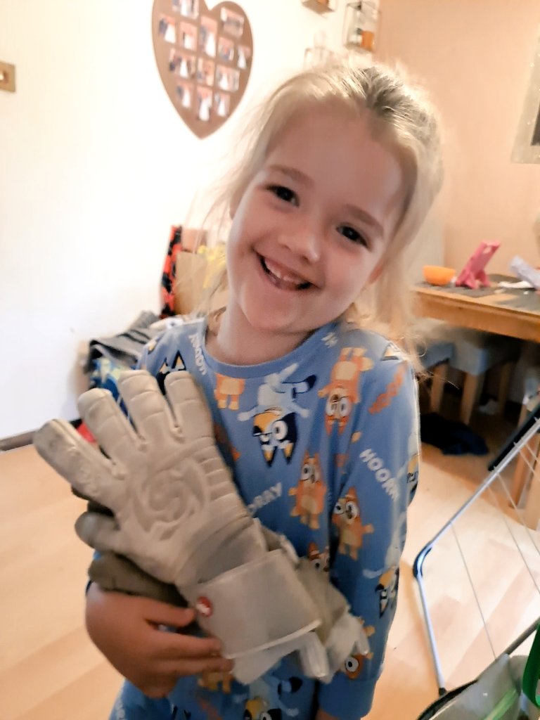 Dottie couldn't make the final last night because it was a school night, but surprising her with a signed pair of @squantrill90 gloves definitely made up for it this morning. Thank you Sarah you made this 5 year old very happy 😊 #HerGameToo #ncwfc #ncfc #otbc