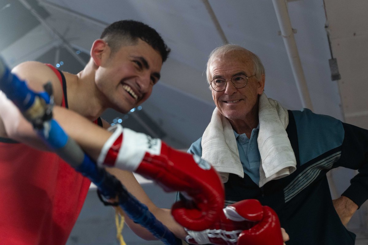 GiantTheMovie's tweet image. 🥊 EXCLUSIVE FIRST LOOK IMAGE 🥊 Based on the incredible true story, don’t miss @AmirMasry as Prince Naseem ‘Naz’ Hamed and @PierceBrosnan as boxing trainer Brendan Ingle in GIANT. COMING TO CINEMAS 2025. Executive produced by @TheSlyStallone #GiantTheMovie