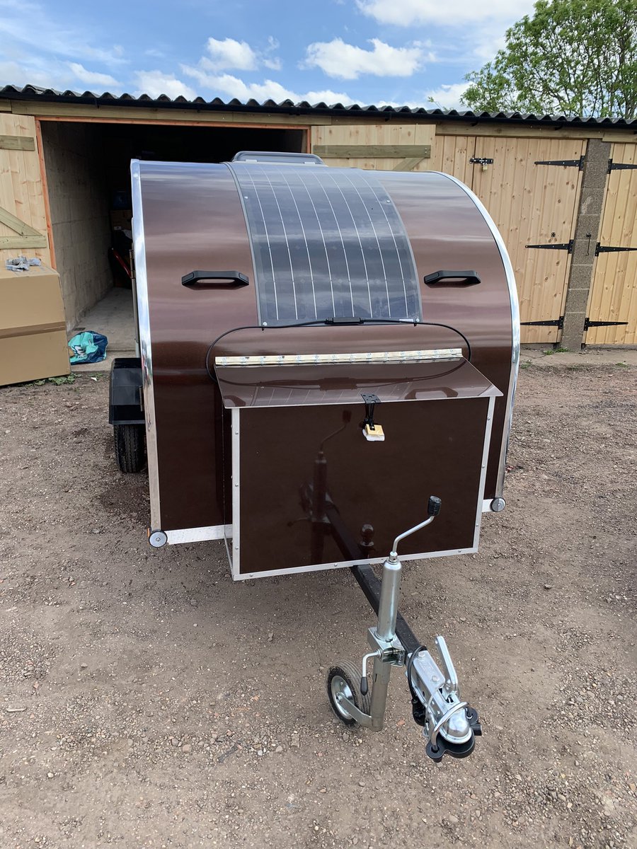 Teardrop Trailer Pod… Fully Equipped! Double memory foam bed, TV, Kitchen, Solar, Skylight etc Newly built 2024… holiday ready 🏕️ £4500 DM any questions! A stunning way to travel on your adventures.