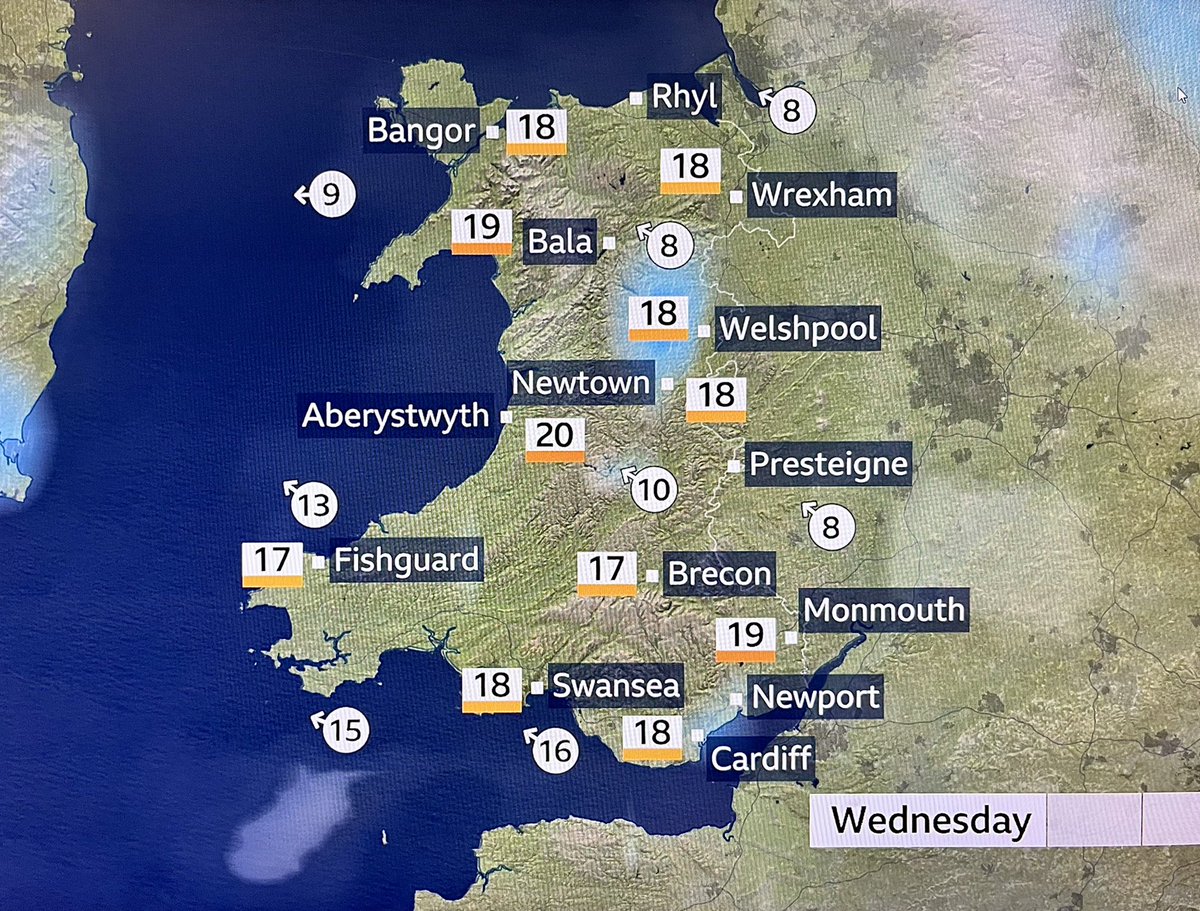 Morning! A mix of sunny spells and showers today and tomorrow. But when we get the sunshine, still feeling pleasantly warm for mid May. 🌦