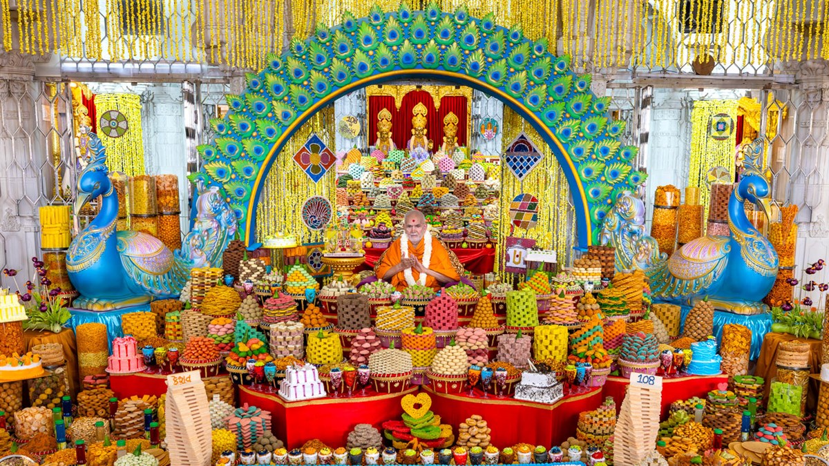 HH Mahant Swami Maharaj's Vicharan: 13 May 2024, Sarangpur, India gfrc6.app.goo.gl/Hftg