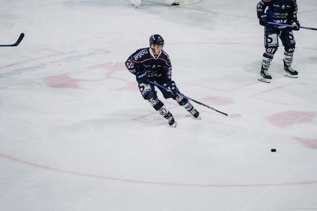 Auteur de 6️⃣ points cette saison en saison régulière de @LigueMagnus, 𝐌𝐚𝐱𝐢𝐦𝐞 𝐎𝐑𝐋𝐎𝐕 (🇫🇷) continuera son apprentissage du plus haut niveau français à nos côtés 🦉 Heureux de cette nouvelle ? 😁 #GoDucsGo | #SLMHockey | #SportAngers | #LaDalleAngevine