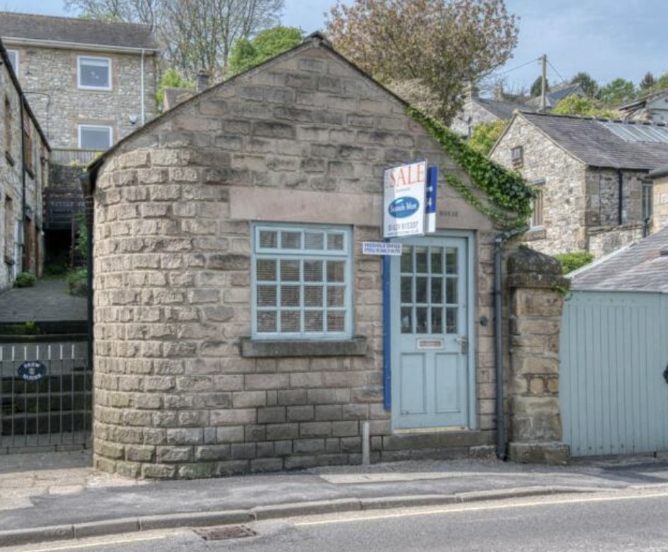 Property for sale Bakewell - guide £85,000! Currently a two room office with kitchen and shower room. Would make a great AirBnB / holiday let, subject to planning:
rightmove.co.uk/properties/147…
#holidaylet #peakdistrict #bakewell #visitpeakdistrict #NationalPark #sheffield #Nottingham