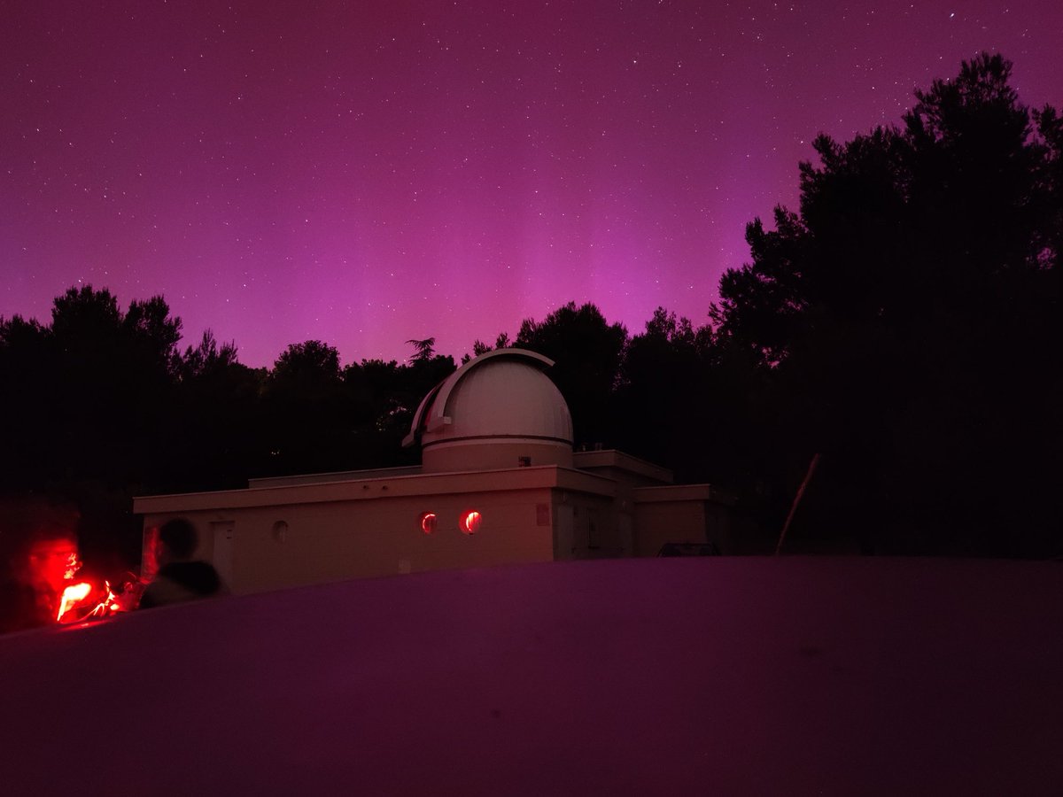 Aurore boréale à l’observatoire le 10 mai   . Photo Da Costa