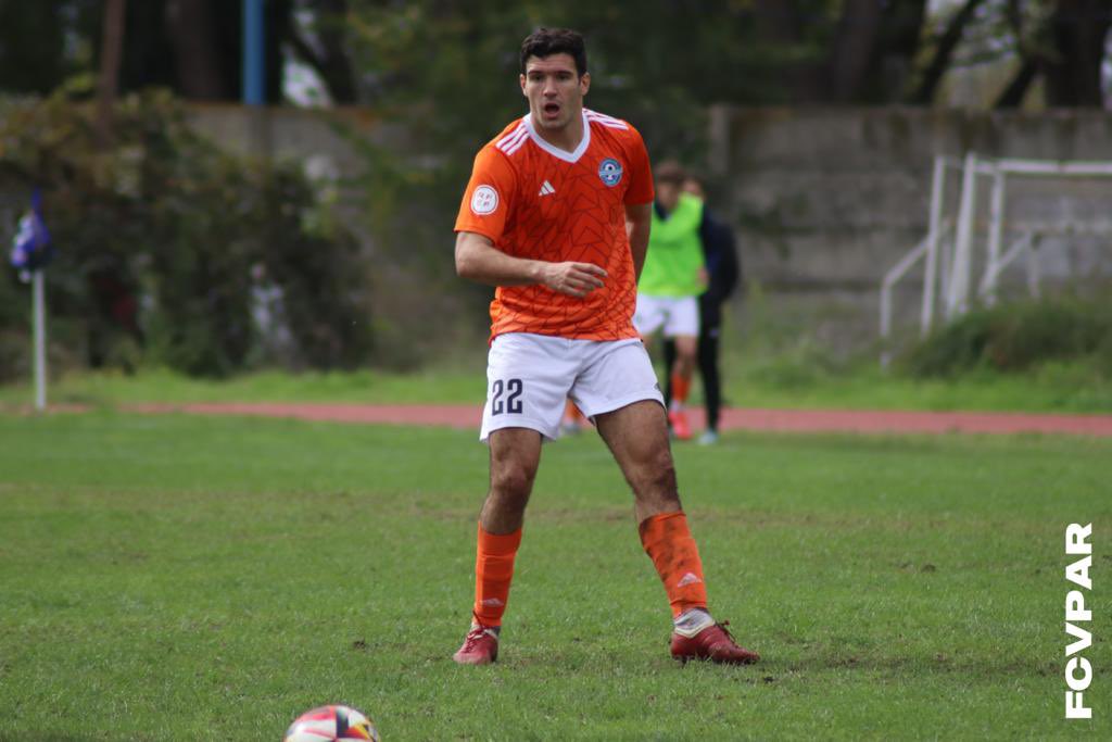 Año difícil pero de mucho aprendizaje, honor al <a href="/FCVPAR/">FCVPAR</a> y a su gente, voy a estar siempre agradecido a todas las personas que rodean este club. Solos contra todos, orgulloso de los míos. Os voy a echar mucho de menos💔