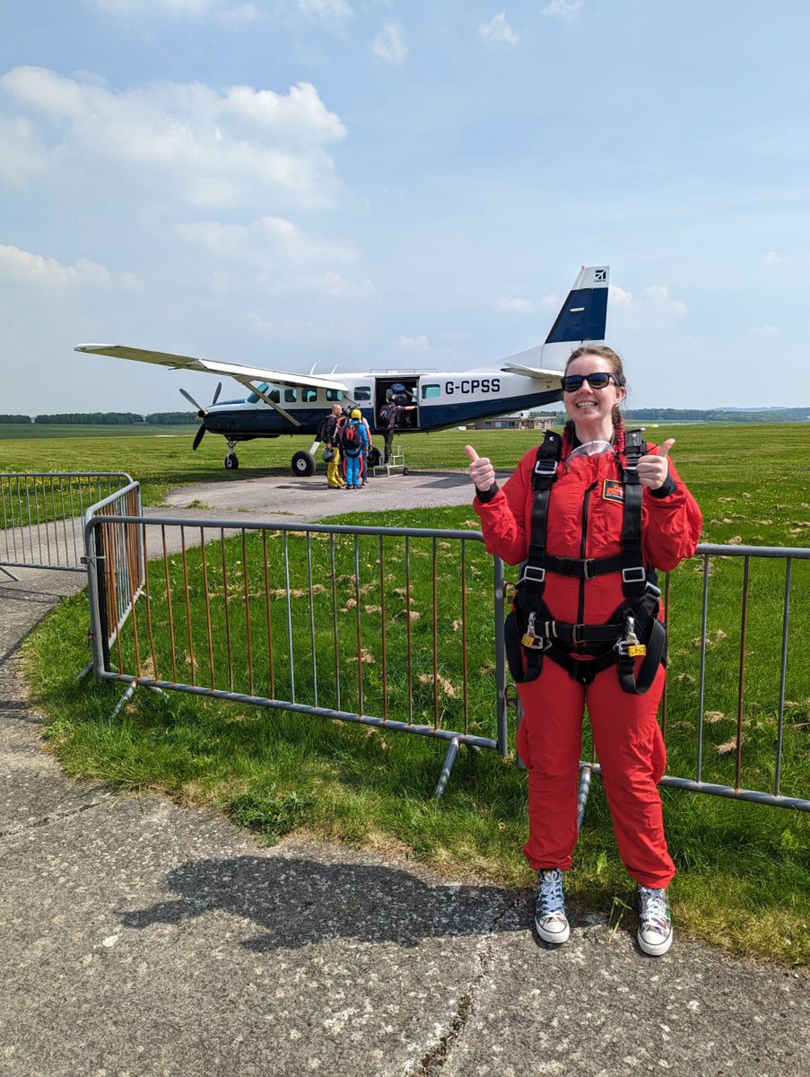 Fantastic Molly parachuted with the @RedDevilsOnline and raised enough for @Futurepathway1 to arrange a free first aid course great support Molly