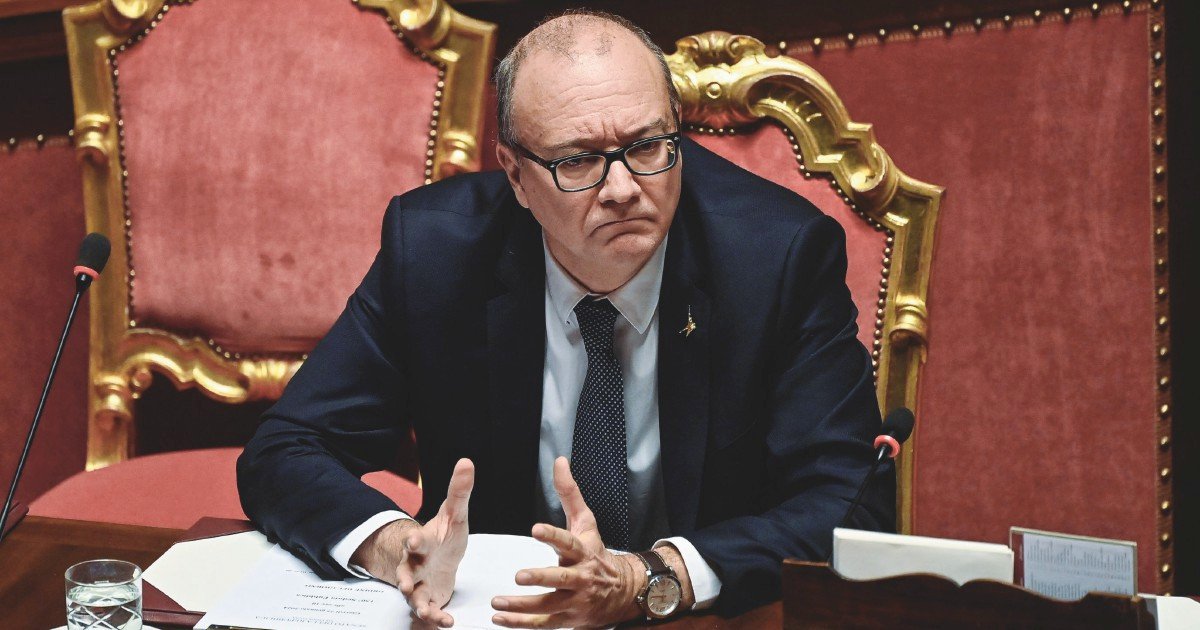 1/ #MACCHIETTA
IL TIZIO CHE A SUA INSAPUTA IMPERSONA IL MINISTRO DELL'ISTRUZIONE #VALDITARA È OGNI GIORNO PIÙ INADEGUATO E VERGOGNOSO
Dopo i Dinosauri che non devono essere studiati a scuola perchè roba vecchia e altre stupidate