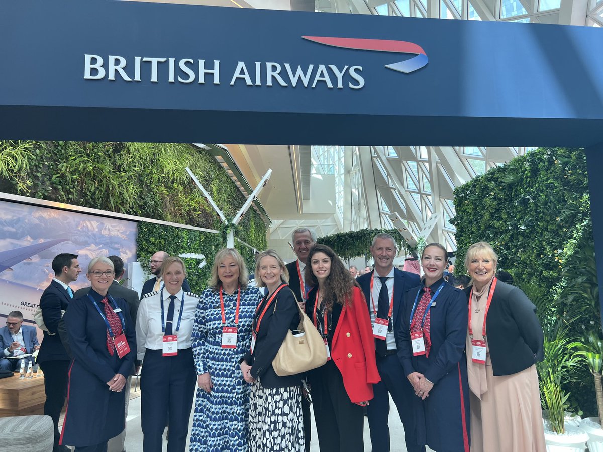 Our Chairman ⁦@nickdebois⁩ & CEO ⁦@patriciayatesVB⁩ with colleagues from UK’s #tourism industry ready for a fantastic #GREATFUTURES #Riyadh, promoting our destinations & outstanding visitor offer ⁦@GREATBritain⁩ ⁦@UKinSaudiArabia⁩ ⁦@British_Airways⁩