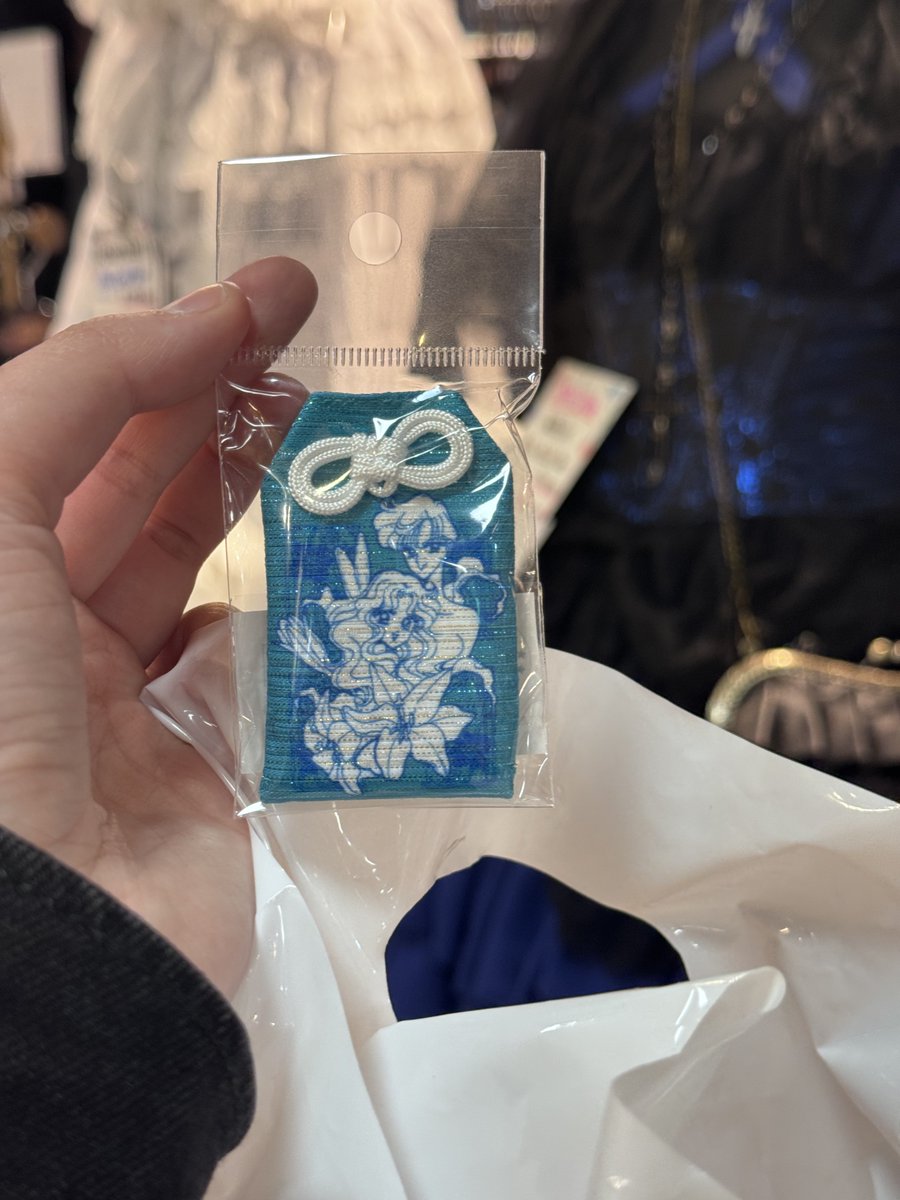 Y’ALL I GOT A LESBIAN OMAMORI AT THE SAILOR MOON STORE AT LAFORET IN HARAJUKU