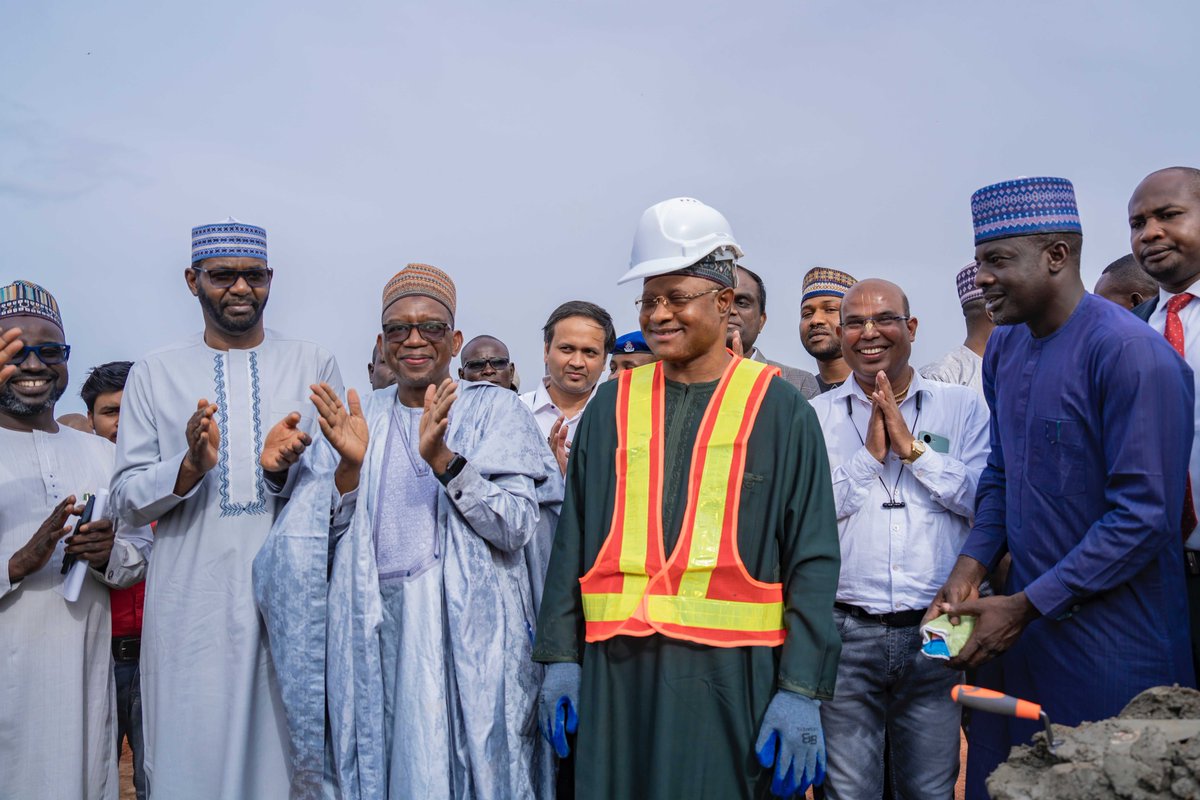 I was delighted to perform the groundbreaking for the construction of the $50 Million Soya Bean Oil Refining Plant by Sunagrow International Oil Ltd at Kutungare, Igabi LG of Kaduna State. When completed, the $50m Soya Bean Oil Refining Plant will have a production capacity of