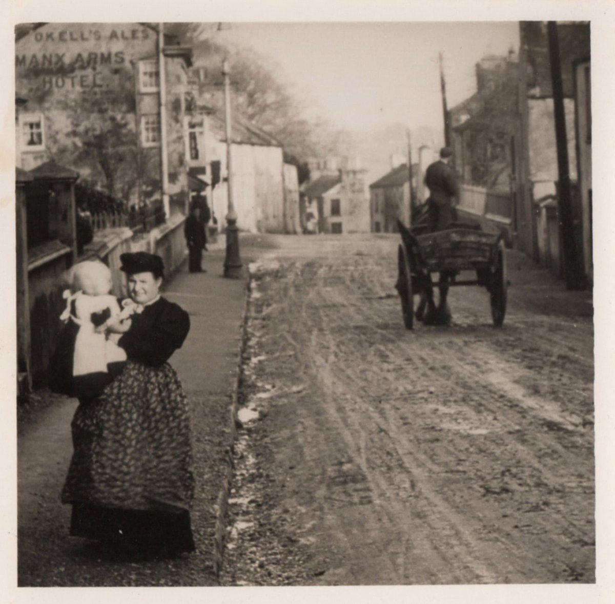 Manx Nostalgia (@manxnostalgia) on Twitter photo Looking towards the Manx Arms Hotel in Onchan. Via T Dean #isleofman #manx Looking towards the Manx Arms Hotel in Onchan. Via T Dean #isleofman #manx