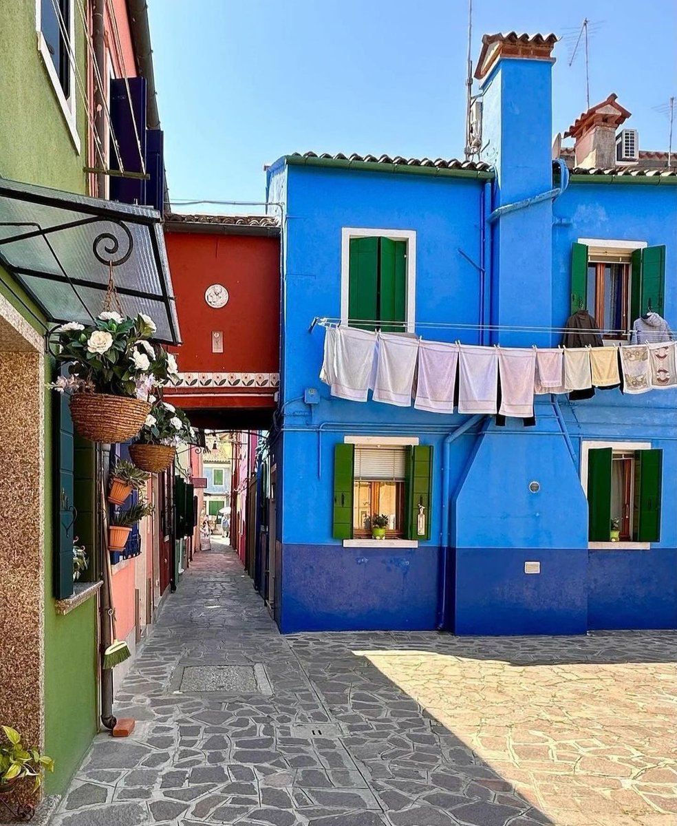 Venedik'in Burano adasında çamaşır günü. 🌞🌬
