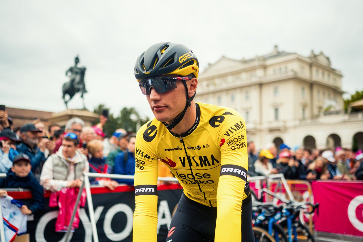 vismaleaseabike's tweet photo. 🇮🇹 #GirodItalia

This Giro d’Italia sweeps us through a range of emotions 😃😢. Olav Kooij has developed a fever during the rest day. He is unable to continue. Get well soon, Grand Tour stagewinner 🫶🏼 https://t.co/jOsnU9rJgW