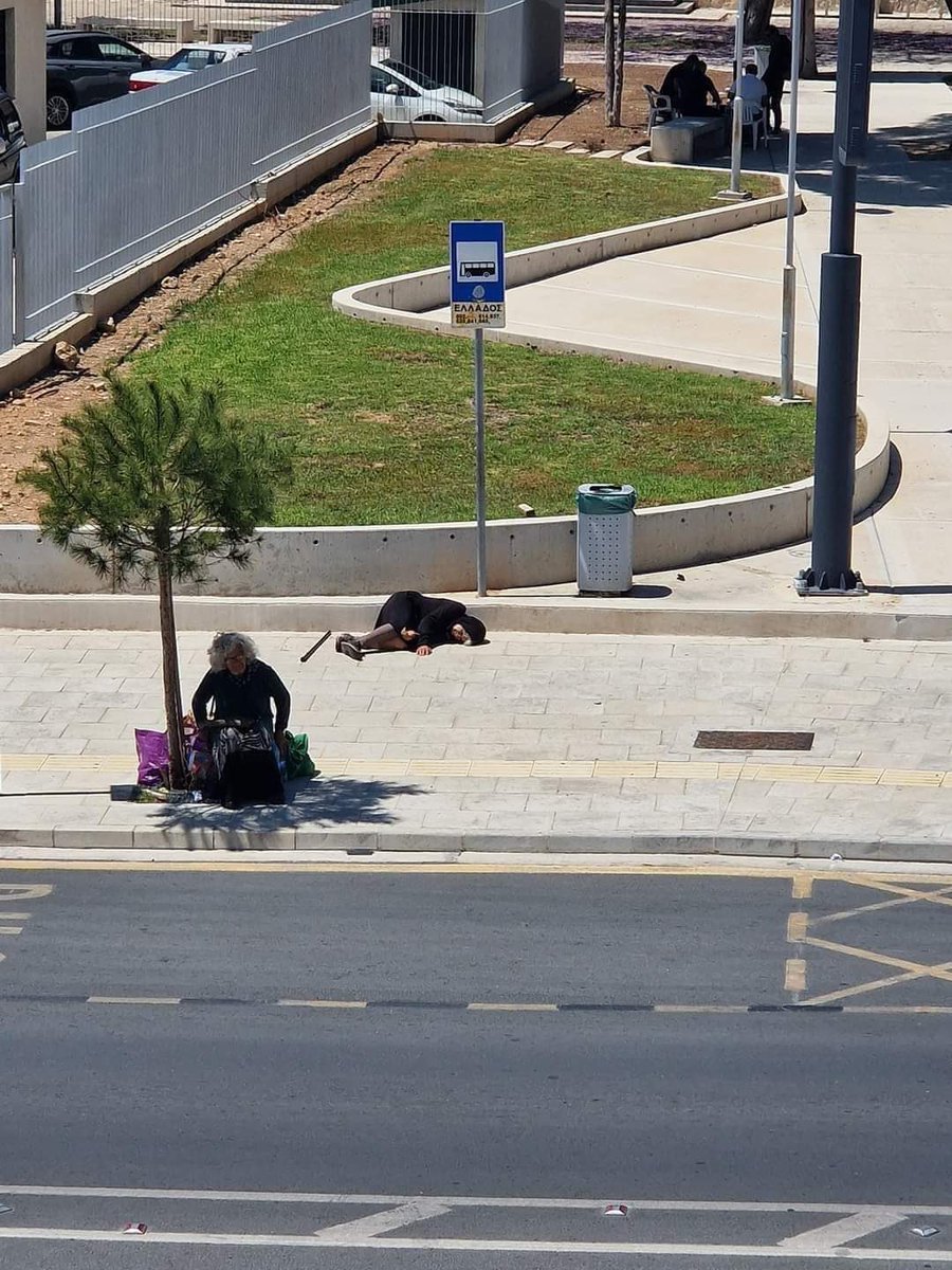 📣 Στις 11:00 στο ΣΙΓΜΑ η σκληρή αλήθεια για τη φωτογραφία που κάνει το γύρο του Διαδικτύου από χθες με τις γυναικες που περιμένουν το λεωφορείο σε άθλιες συνθήκες. 

☑️ Hint: τα πράγματα είναι πολύ πιο σοβαρά από όσο νομίζαμε αρχικά…

#cyprus #pafos #busstop @pafospress