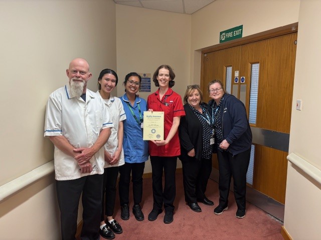 We were delighted to welcome our Chief AHP, Helen Roberts to North Manchester today to present Quality assurance certificates to the NMGH teams.
The Outpatient Therapy team and the North Audiology team both received silver certificates of achievement. Congratulations!