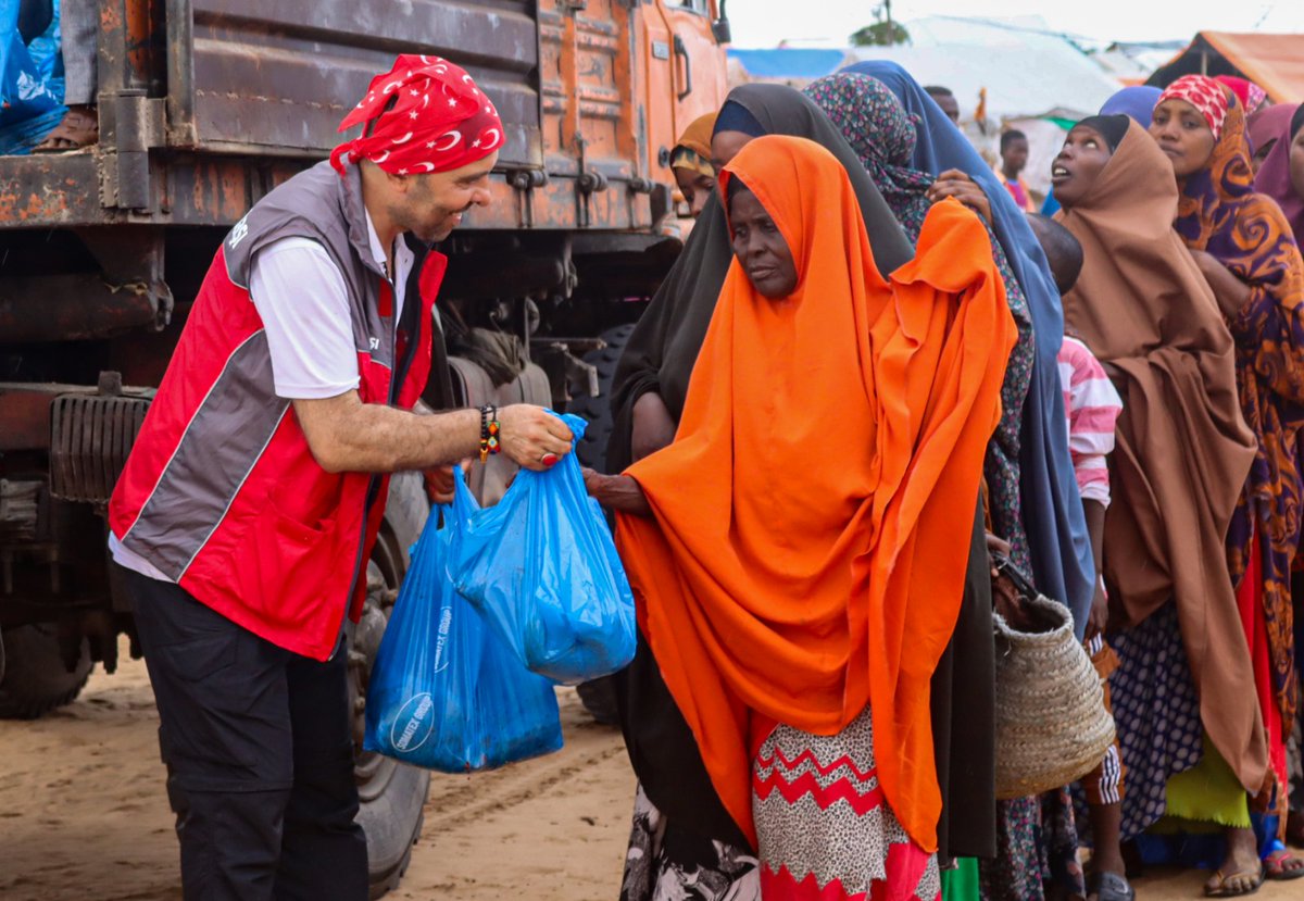 Sadakataşı Derneği; #Suriye, #Lübnan, #Filistin, #Mısır ve #Yemen'in de aralarında olduğu 30 ülkede ihtiyaç sahiplerine kurban yardımında bulunacak.