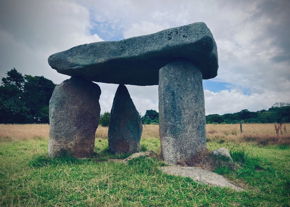 Carwynnen Quoit #TombTuesday
#Kernow #Cornwall 

cambornetown.com/about-camborne…