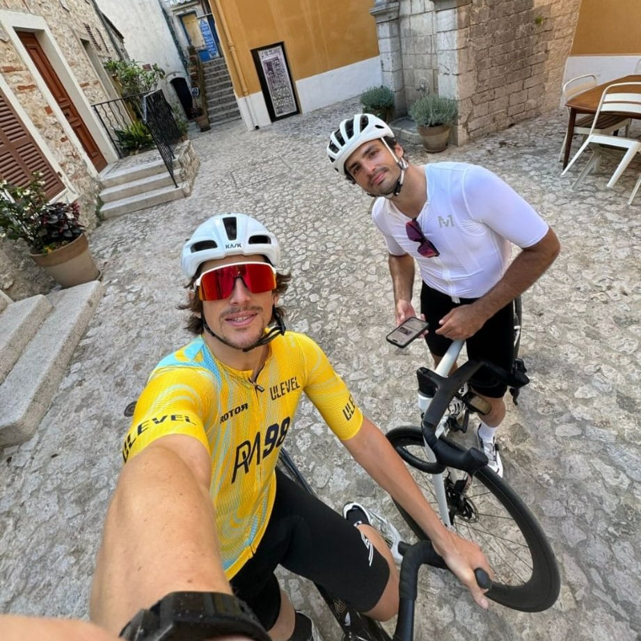 CSainzNews_'s tweet image. ❤️ Carlos with Roberto Merhi biking in Monaco

#CarlosSainz | #ScuderiaFerrari