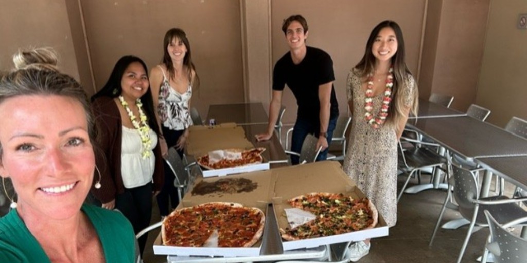 Congratulations to the lab students at the University of Hawaii on winning Proteintech's raffle. Enjoying a pizza party together is a great way to foster collaboration and strengthen bonds. Here's to more successful teamwork in the future 🍕🎉 #LabLife #Teamwork  @uhmedjabsom
