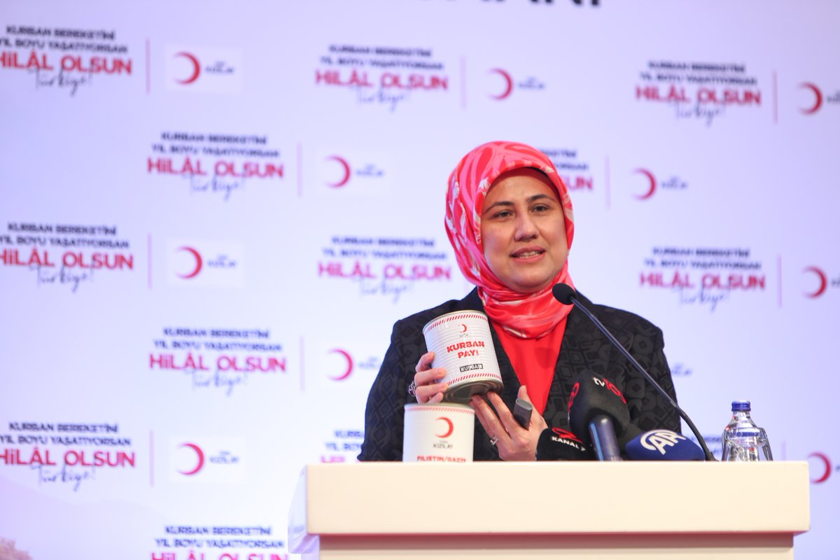 FatmaMericYlmaz's tweet photo. Bugün Kurban kampanyamızın başlangıcını #HilâlOlsun diyerek yaptık. 🌙

Biz bağışçı ve gönüllülerimizin destekleriyle kurban vekaletlerinizi almaya hazırız. Deprem bölgesinde, Gazze’de ve ülkemizin her köşesinde yardımlarımızla yüzleri güldüreceğiz. https://t.co/lmjKCPrxIl