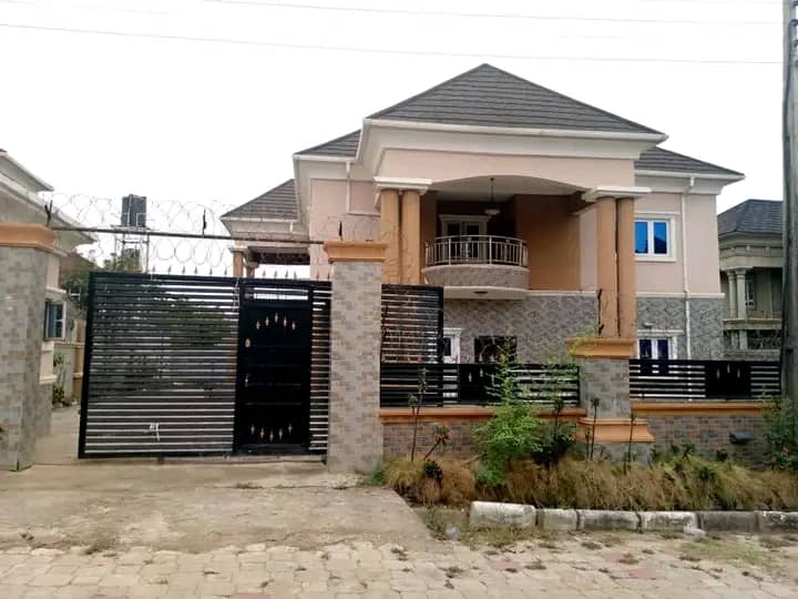 It's a distress sale and it's a direct deal.
5 bedroom detached duplex with fully detached 2 self-contained BQs.
Location: inside a well tarred estate at Lokogoma, Abuja
Estate Title document: FCDA COFO 
LAND SIZE: 750SQM
Distress price : 140m