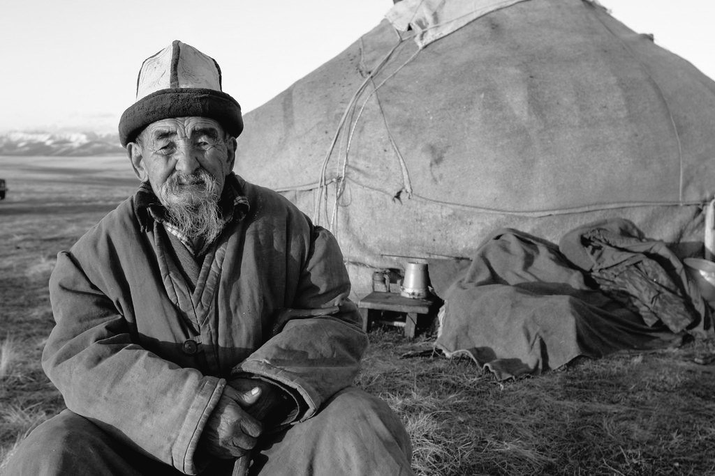 "Her çok, azdan olur."

Türk Atasözü