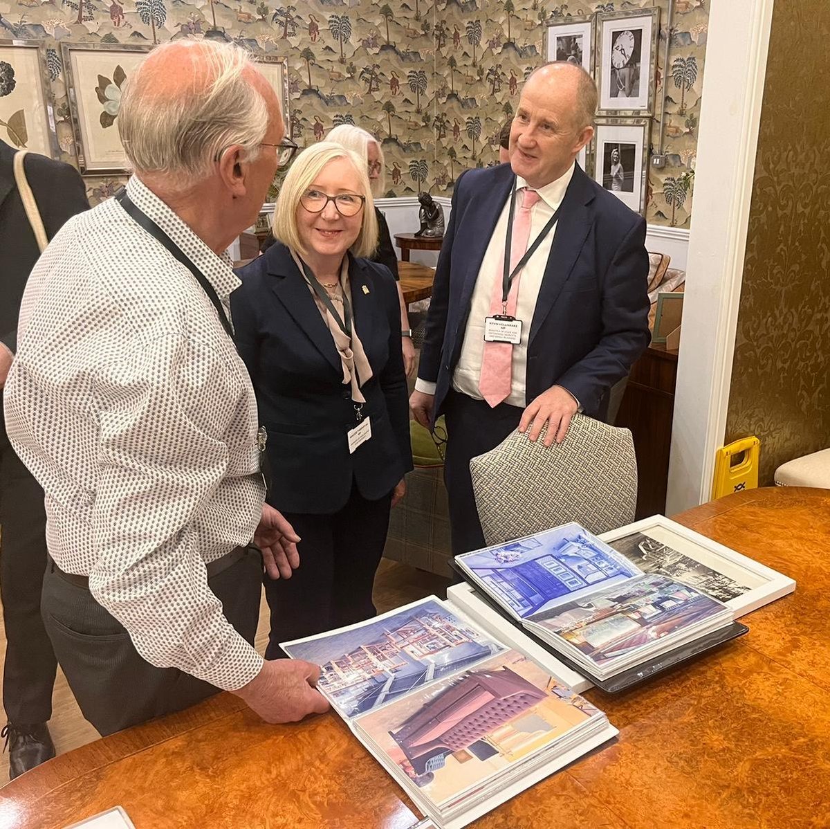 Thanks to @kevinhollinrake for travelling to #Erewash to meet with me and leaders from Long Eaton’s world-renowned upholstery industry to discuss the practicalities of the Government’s new fire regulations. I’m pleased that positive discussions were held