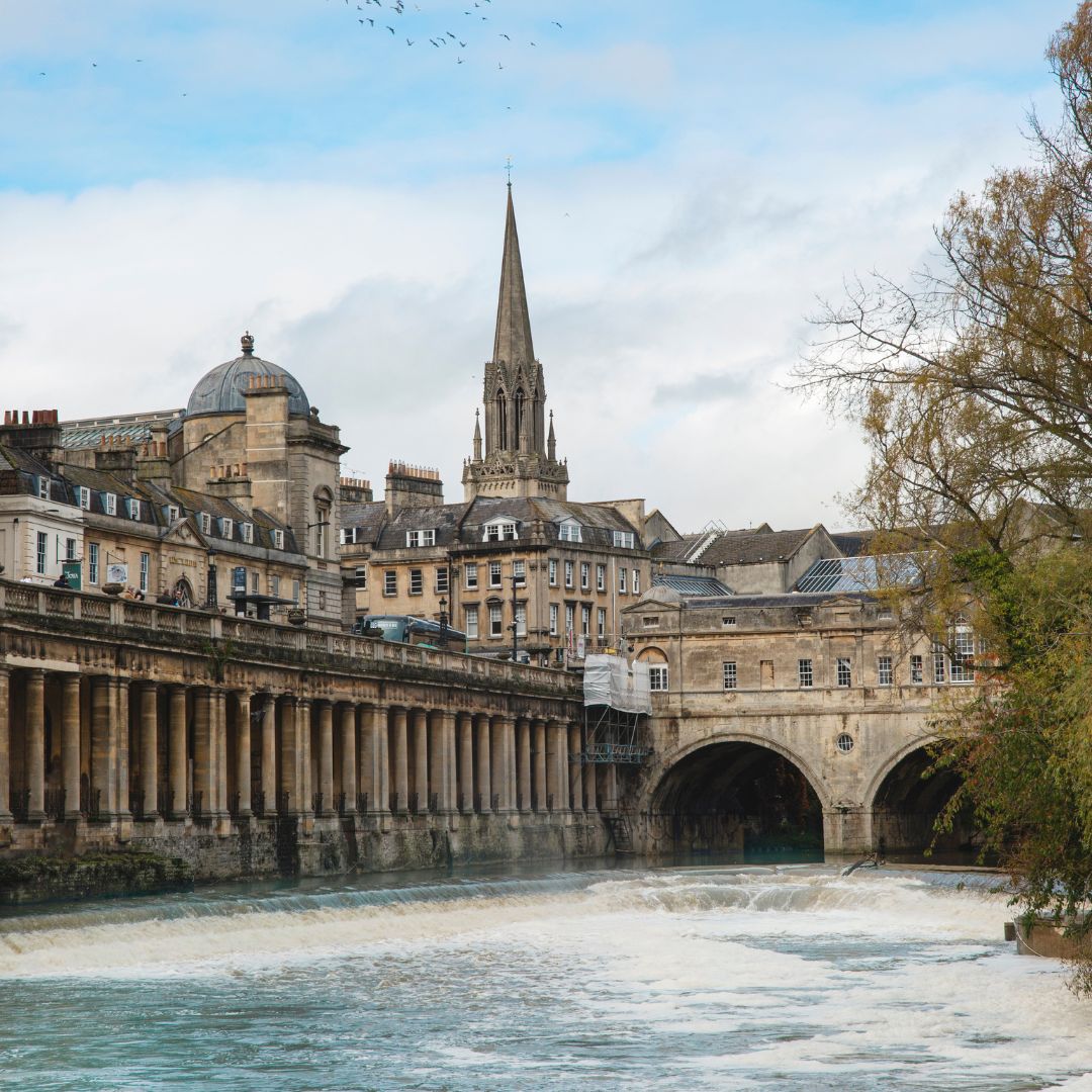 We'll set course for Bath on Thursday, 22nd August, where its breathtaking Georgian architecture is reminiscent of a scene from a Jane Austen novel. 📚 Book tickets on our website to ensure you don't miss this unforgettable trip: bit.ly/3OKWedd #steamdreams #visitbath