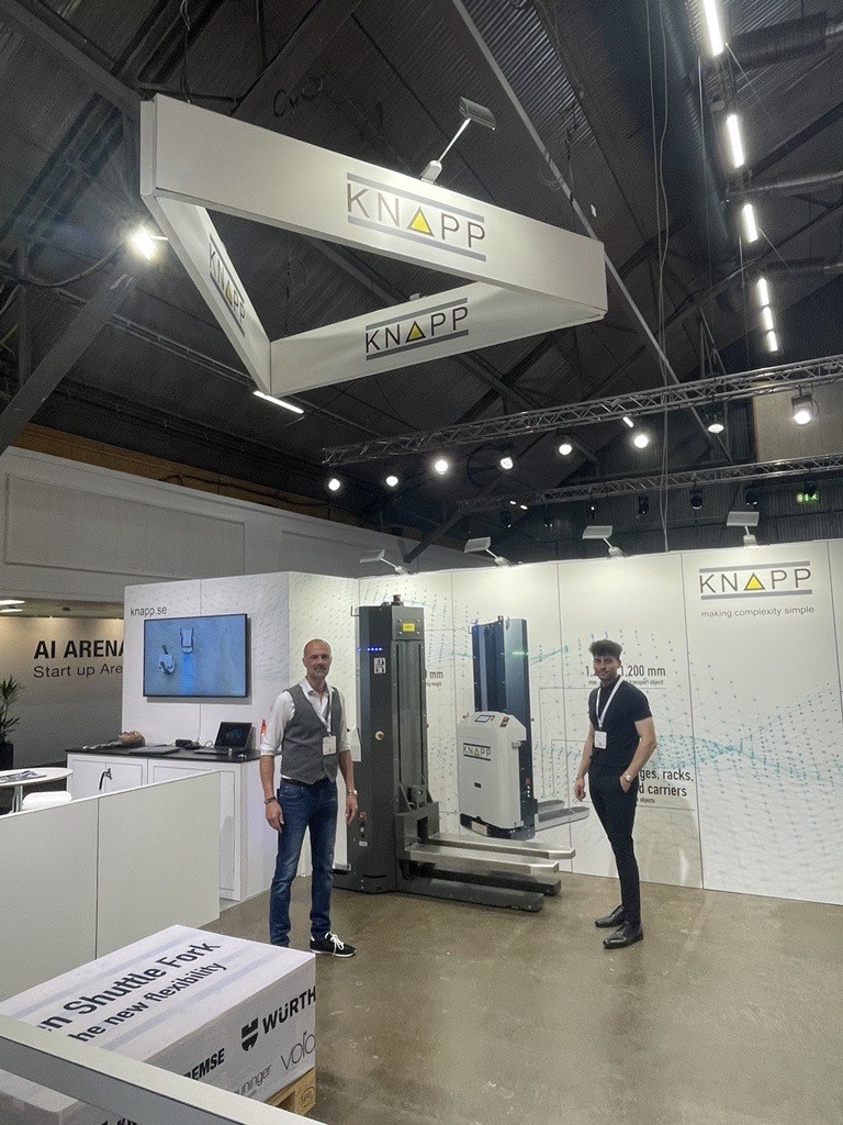 KNAPP_AG_de's tweet image. Vist our colleagues from KNAPP Nordics at Elmia Automation trade fair in Sweden from May 14 to 17. Experience our #amr Open Shuttle Fork live at our stand D06:18. We are looking forward!
#missionzerotouch #mobilerobotics #tradefair #makingcomplexitysimple