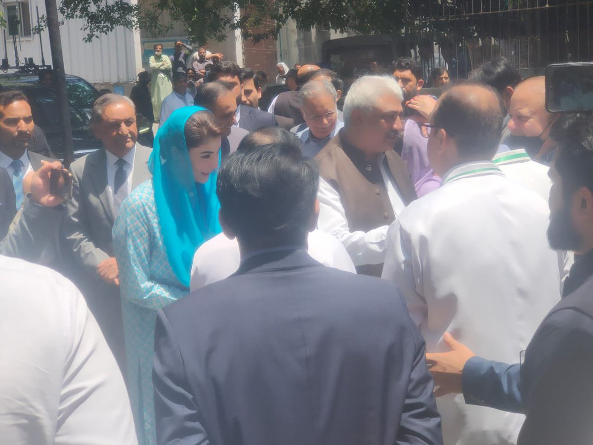 قائد نواز شریف اور وزیراعلی پنجاب مریم نواز کا اچانک میو ہسپتال کا دورہ۔۔