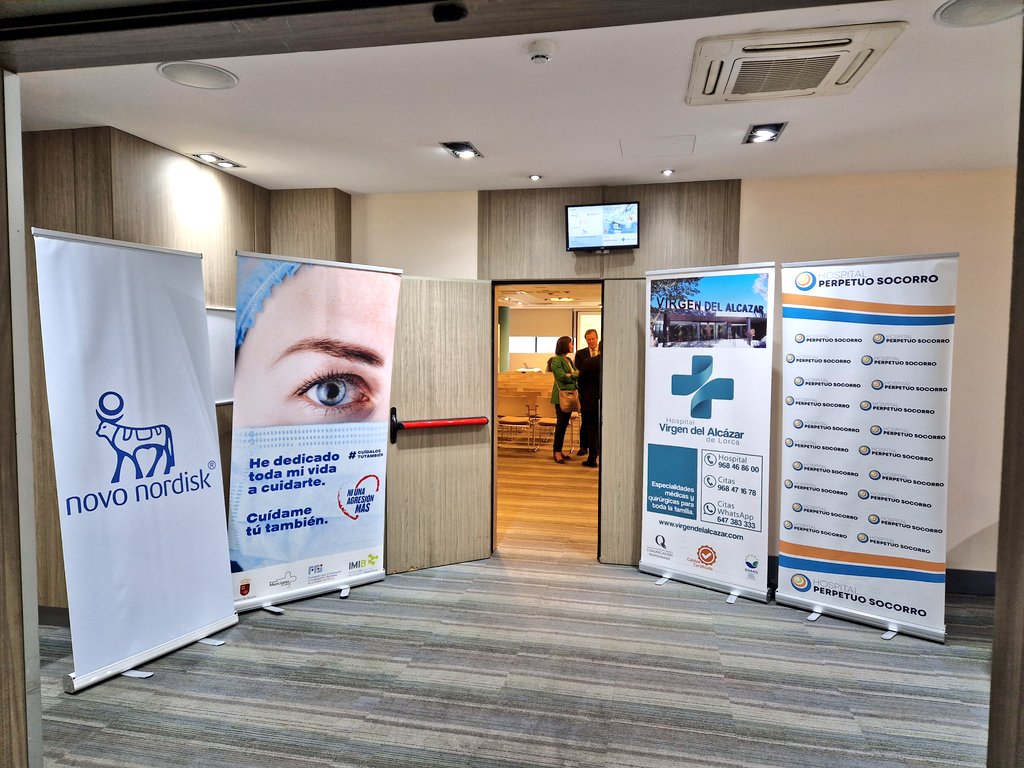 Queda inaugurada la jornada sobre "La gestión sanitaria en el siglo XXI" con las intervenciones de la gerente de <a href="/Murciasalud/">Murciasalud</a> <a href="/IsabelAyalaVig/">Isabel Ayala</a> y el presidente de la <a href="/UMHC1/">UMHC</a> Luis Mesa del Castillo.