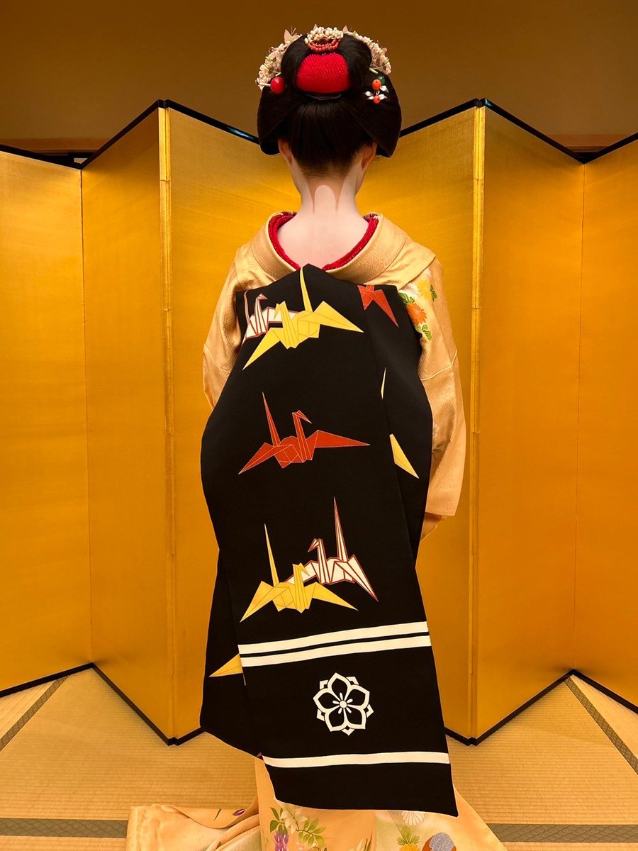 ふく松さん四月のお衣装どす。
@shigemoridos 
#しげ森#舞妓#舞妓さん#舞妓さんになりたい#ふく松#kyoto#maiko#fukumatsu