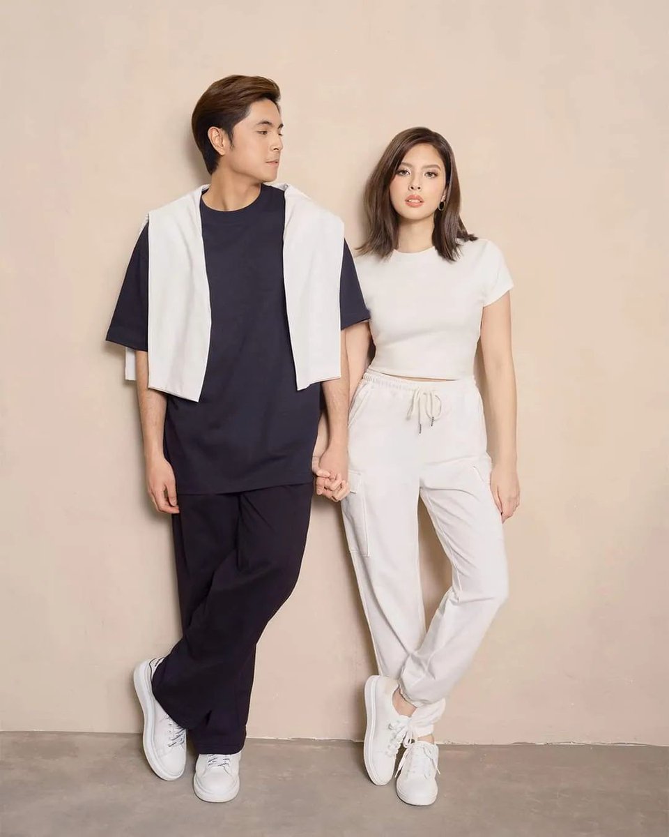 Understated minimal basics can be the perfect timeless ingredient for a cute matching look
 🤝👩‍❤️‍👨😍😘💗💘❤️💖❣️
@YsaOrtega_ @MiguelTanfelix_
@PENSHOPPE
#YsabelOrtega 
#Ysabelsters 
#LoveYsabelOrtega 
#YsaGuel 
#MiguelTanfelix