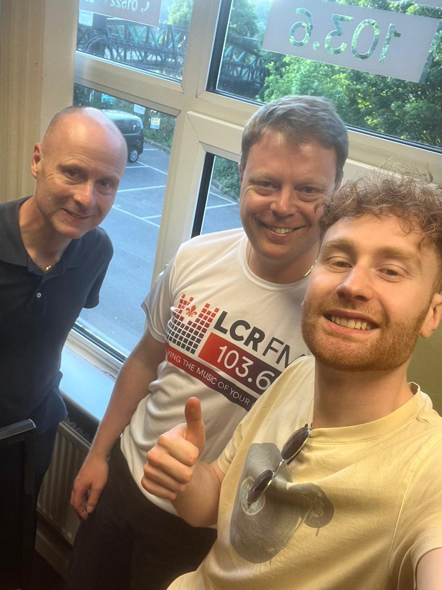 Great show last night on .@LCRLincoln SportZone. Thank you to @LincolnUtdWFC Rick Brock-Taylor for guesting in the 1st hour (L). Also to my Co Presenting team Jonny and @antsmith29 (R) . Can't do it without you guys. 📻🎙 #localradio #localsport