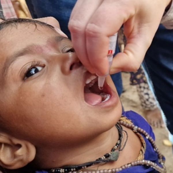 Rotary's tweet photo. Why keep fighting polio? Rotary member Alain Bouvard led 19 French Rotarians to Pakistan to immunize children. Their effort underscores the ongoing need to eradicate polio. #EndPolio https://t.co/AYMnWBt1Sb https://t.co/BDPJrOhXLQ